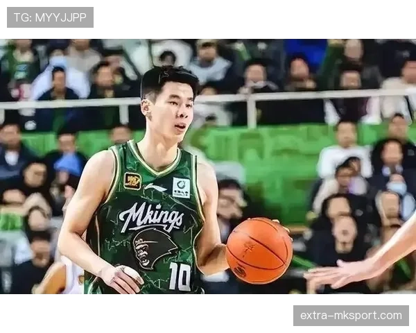郭昊文休赛期天天泡夜店?这身材管理也太离谱了 郭昊文休赛期天天泡夜店?这身材管理也太离谱了